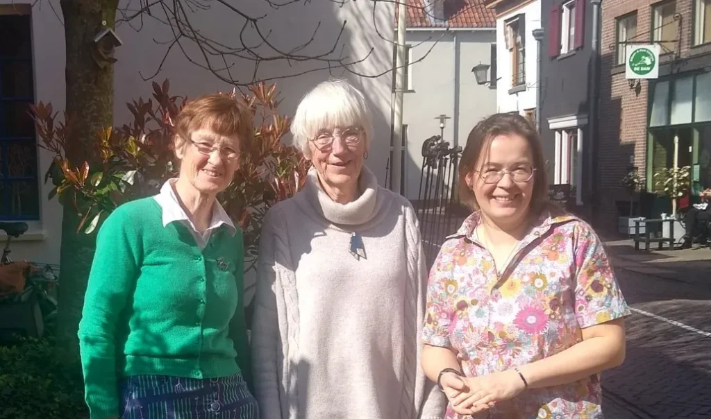 De initiatiefnemers van de Vredesweek zijn Ariane Roel, Tineke Hoogenkamp en Ester Klaassen.